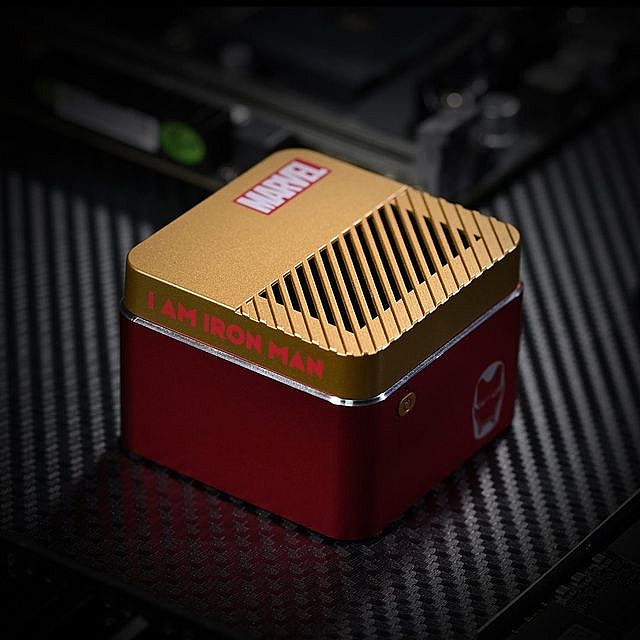 xiaomi ra mat may tinh ca nhan sieu nho co the bo trong tui quan