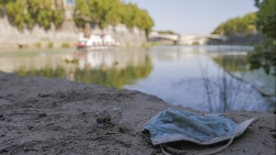 Đại dịch Covid-19 làm tăng lượng rác thải nhựa đổ ra đại dương