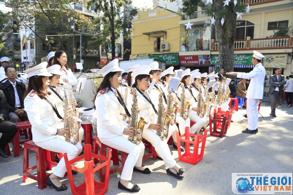 Hà Nội rộn ràng đón Lễ Giáng Sinh ha noi ron rang don le giang sinh