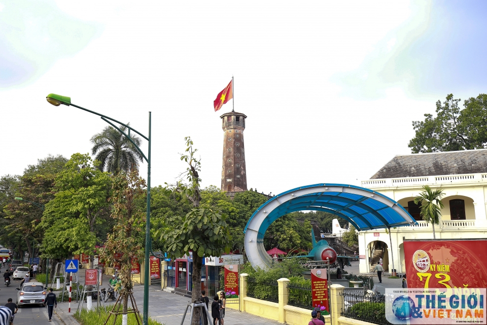 ha noi qua goc nhin du khach nuoc ngoai