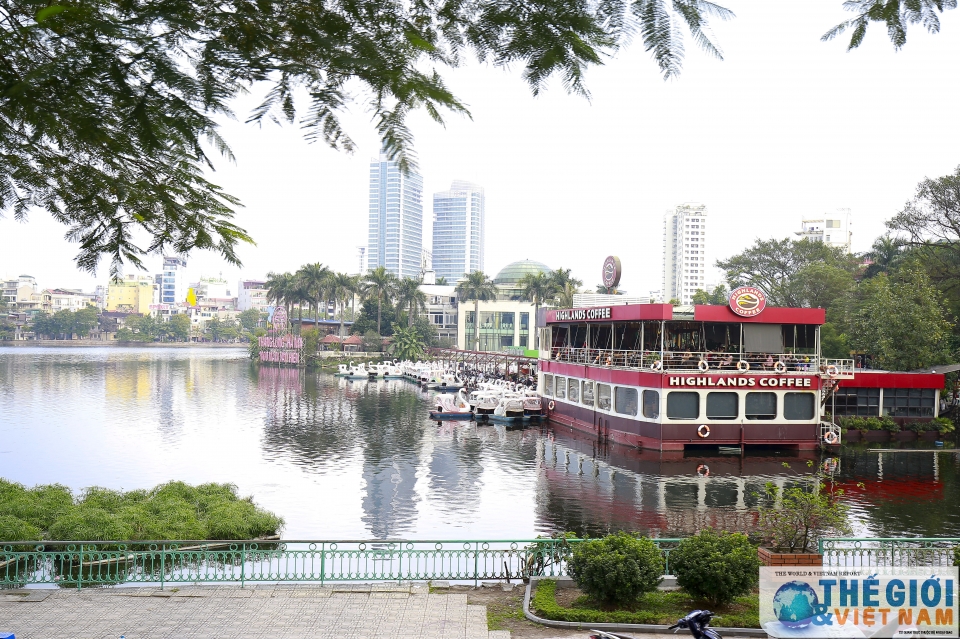 ha noi qua goc nhin du khach nuoc ngoai