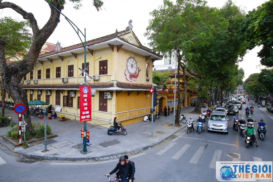 ha noi qua goc nhin du khach nuoc ngoai