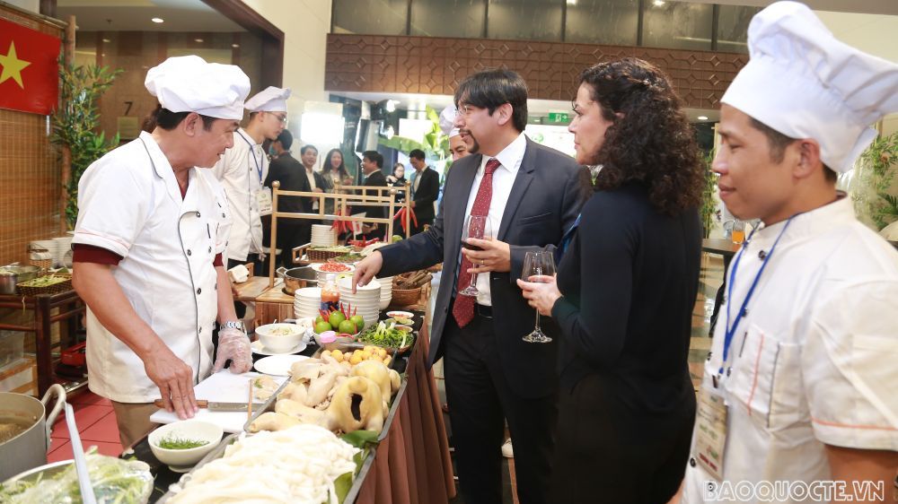 Lãnh đạo Bộ Ngoại giao dự đêm Gala cấp cao 'Chuyện của Phở'