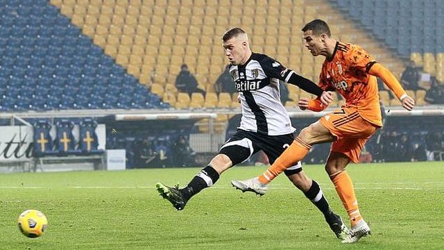 C.Ronaldo tỏa sáng rực rỡ, Juventus đại thắng Parma