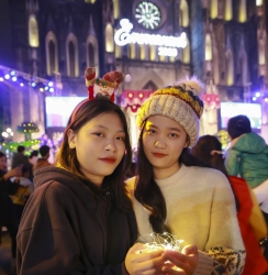 Nhà thờ Lớn - điểm check-in hấp dẫn bậc nhất cho giới trẻ Hà Nội mùa Giáng sinh