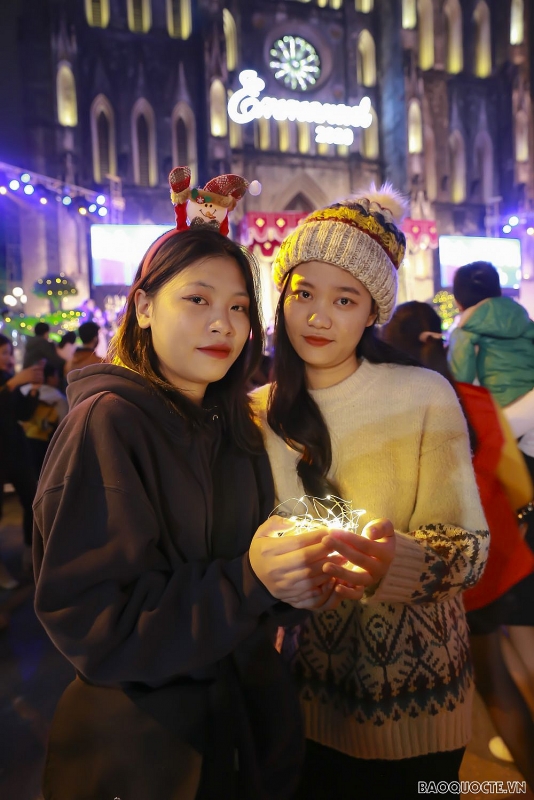 Nhà thờ Lớn - điểm check-in hấp dẫn bậc nhất cho giới trẻ Hà Nội mùa Giáng Sinh