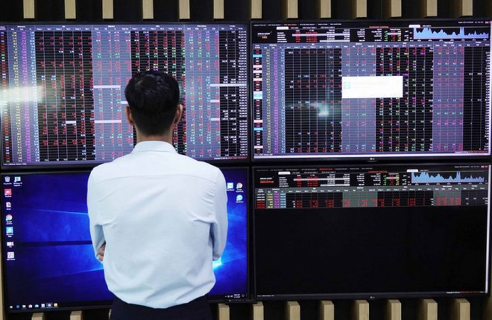 dien bien thi truong chung khoan ngay 2310 kich ung dong tien dau co nhom tru