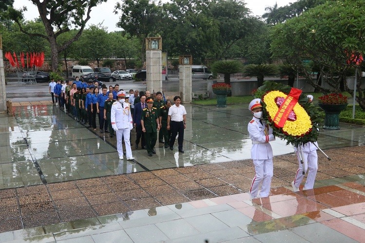 Tập đoàn Petrovietnam tưởng niệm 75 năm ngày Thương binh - Liệt sĩ Tập đoàn Petrovietnam tưởng niệm 75 năm ngày Thương binh - Liệt sĩ