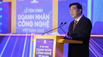 Tôn vinh doanh nhân công nghệ nhân Ngày chuyển đổi số Quốc gia (10/10)