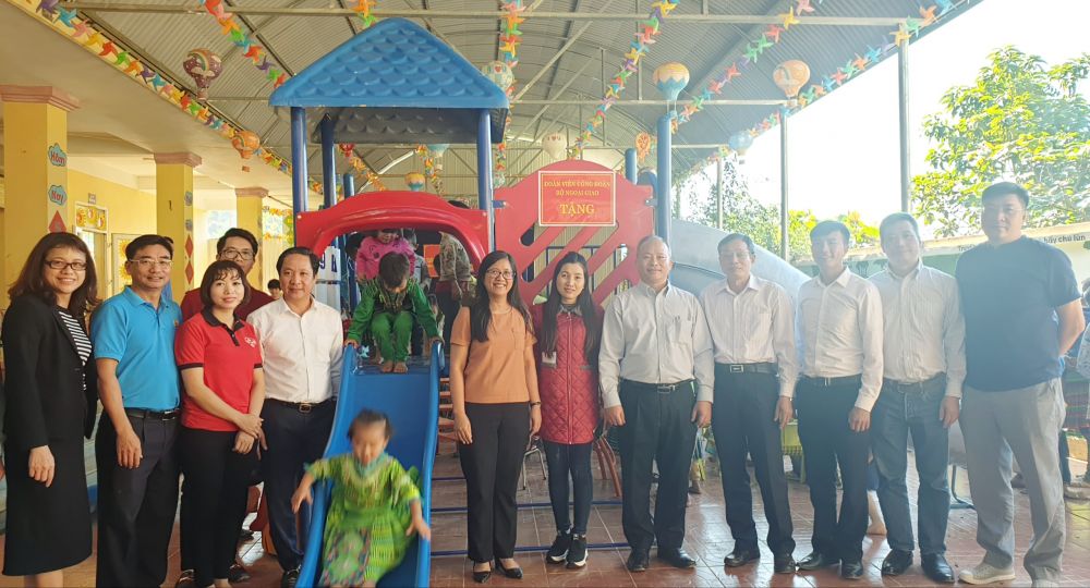 Hoạt động từ thiện ý nghĩa của Công đoàn Bộ Ngoại giao tại Yên Bái Hoạt động từ thiện ý nghĩa của Công đoàn Bộ Ngoại giao tại Yên Bái