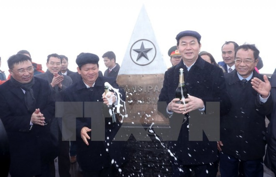 Chủ tịch nước Trần Đại Quang dự lễ thượng cờ trên đỉnh Fansipan