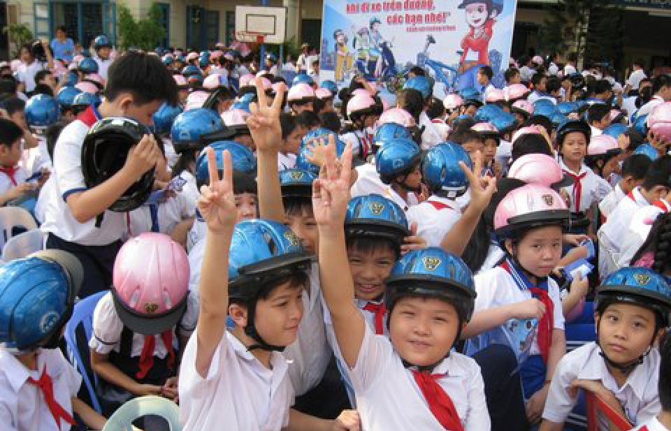 Đẩy mạnh triển khai bắt buộc đội mũ bảo hiểm