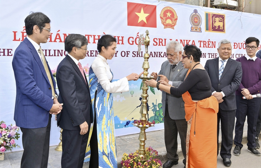 Khánh thành tranh gốm Sri Lanka trên “Con đường gốm sứ”