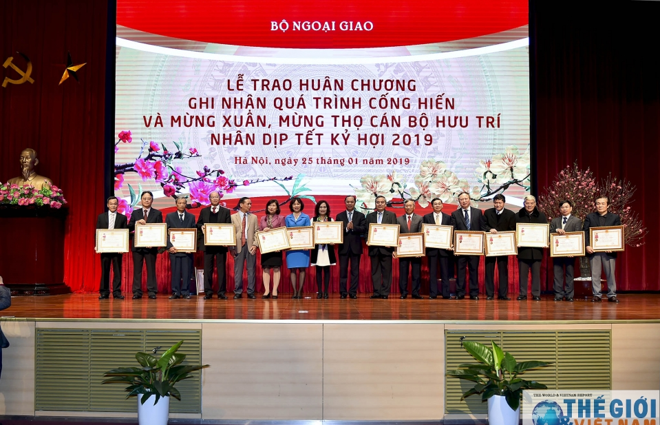 Gặp mặt, mừng thọ, mừng Xuân cán bộ hưu trí ngành Ngoại giao