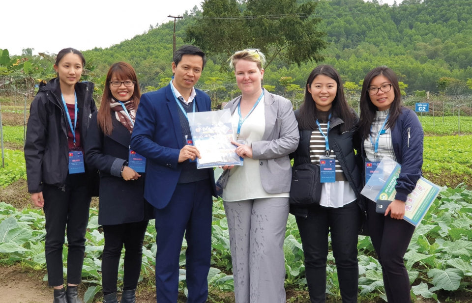 Phim cội nguồn cho người Việt xa quê