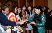 chu tich quoc hoi tham du le ra quan huong ung tet trong cay tai hoa binh