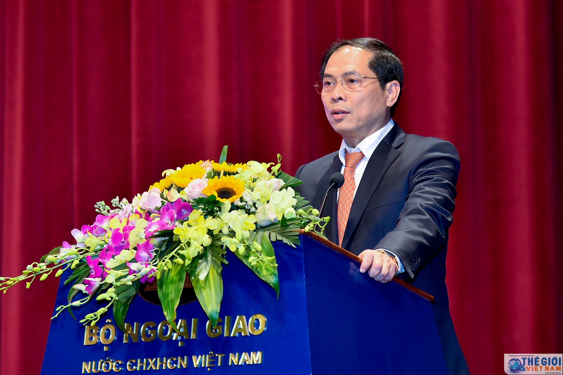 dang bo bo ngoai giao thao luan phuong huong nhiem vu cong tac nam 2020