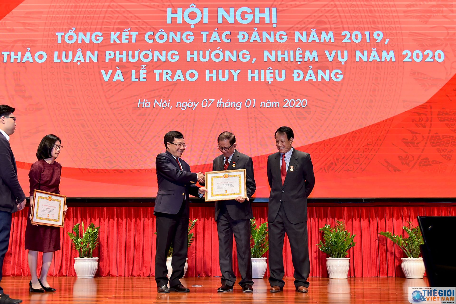 dang bo bo ngoai giao thao luan phuong huong nhiem vu cong tac nam 2020