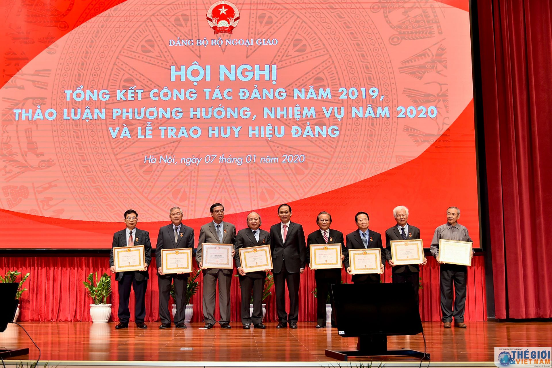 dang bo bo ngoai giao thao luan phuong huong nhiem vu cong tac nam 2020