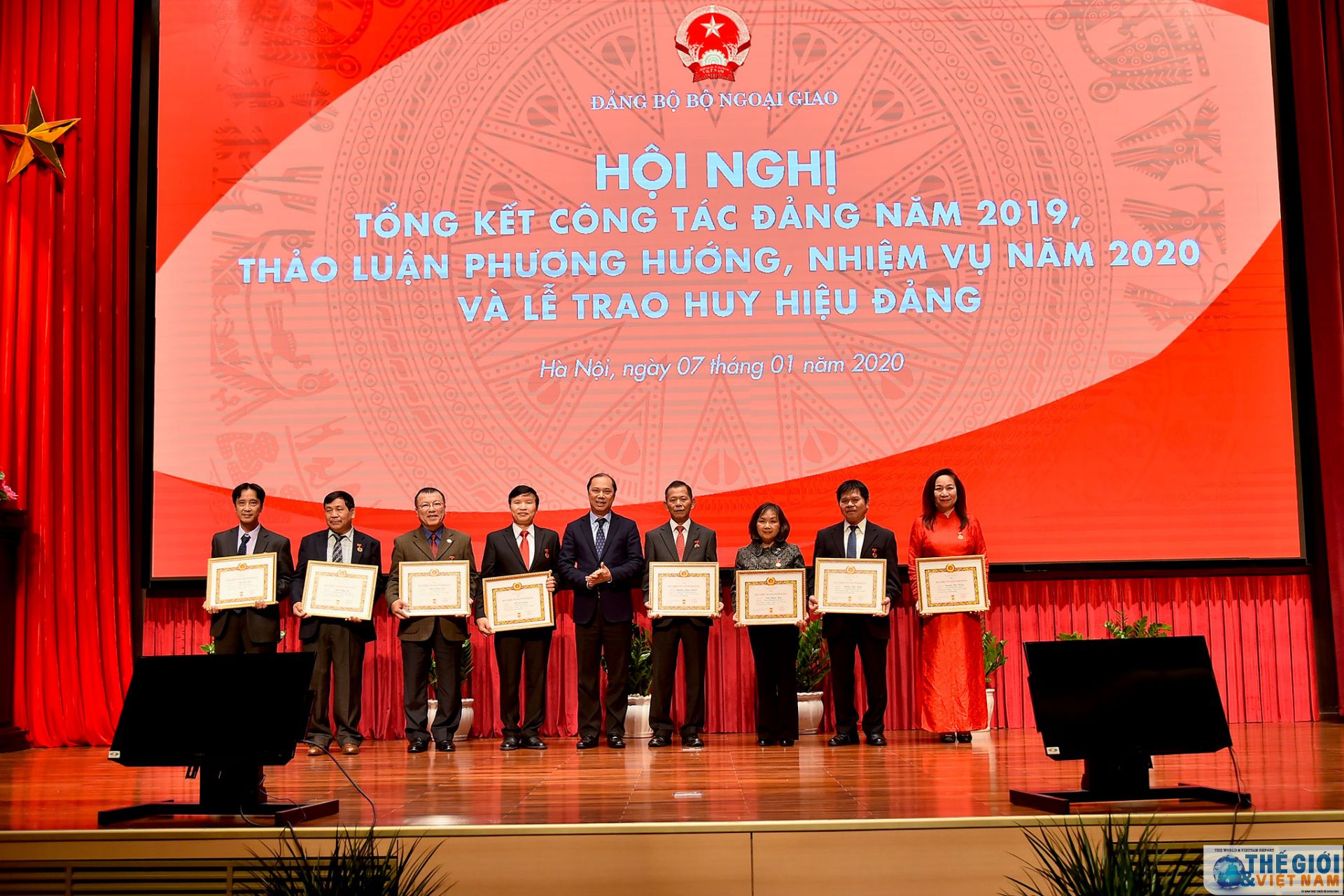 dang bo bo ngoai giao thao luan phuong huong nhiem vu cong tac nam 2020