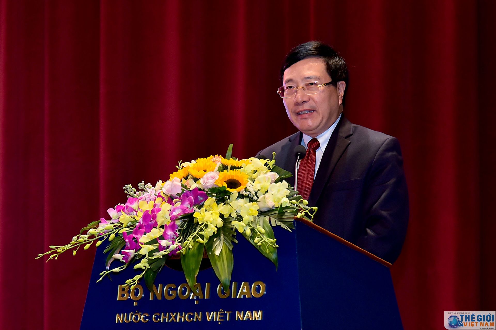 dang bo bo ngoai giao thao luan phuong huong nhiem vu cong tac nam 2020