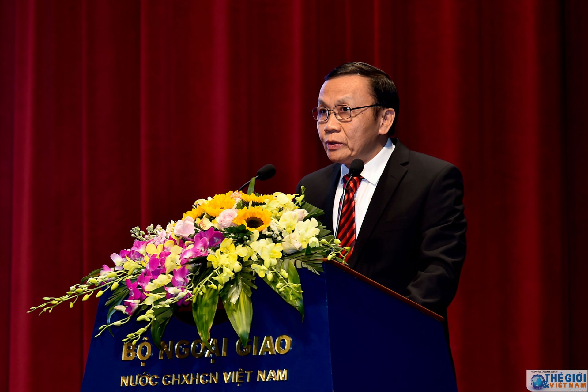 dang bo bo ngoai giao thao luan phuong huong nhiem vu cong tac nam 2020