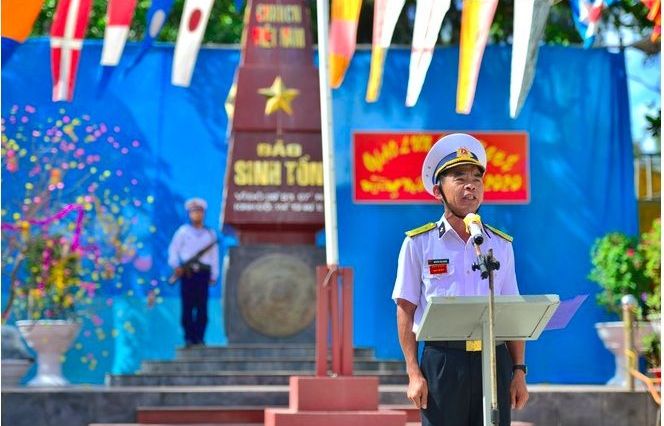 Thiêng liêng Lễ chào cờ đầu năm mới tại Trường Sa