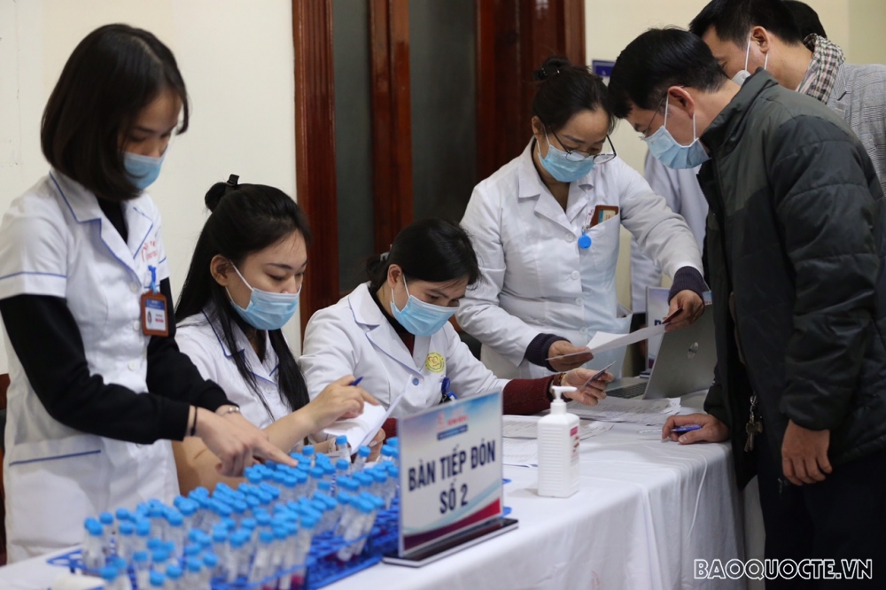 Toàn bộ phóng viên tác nghiệp tại Đại hội XIII đi xét nghiệm Covid-19