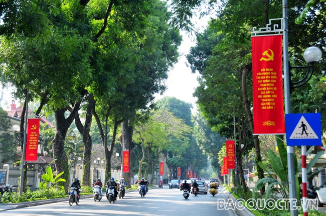 Tăng cường bảo vệ nền tảng tư tưởng của Đảng, đấu tranh phản bác các quan điểm sai trái, thù địch trong tình hình mới Tăng cường bảo vệ nền tảng tư tưởng của Đảng, đấu tranh phản bác các quan điểm sai trái, thù địch trong tình hình mới