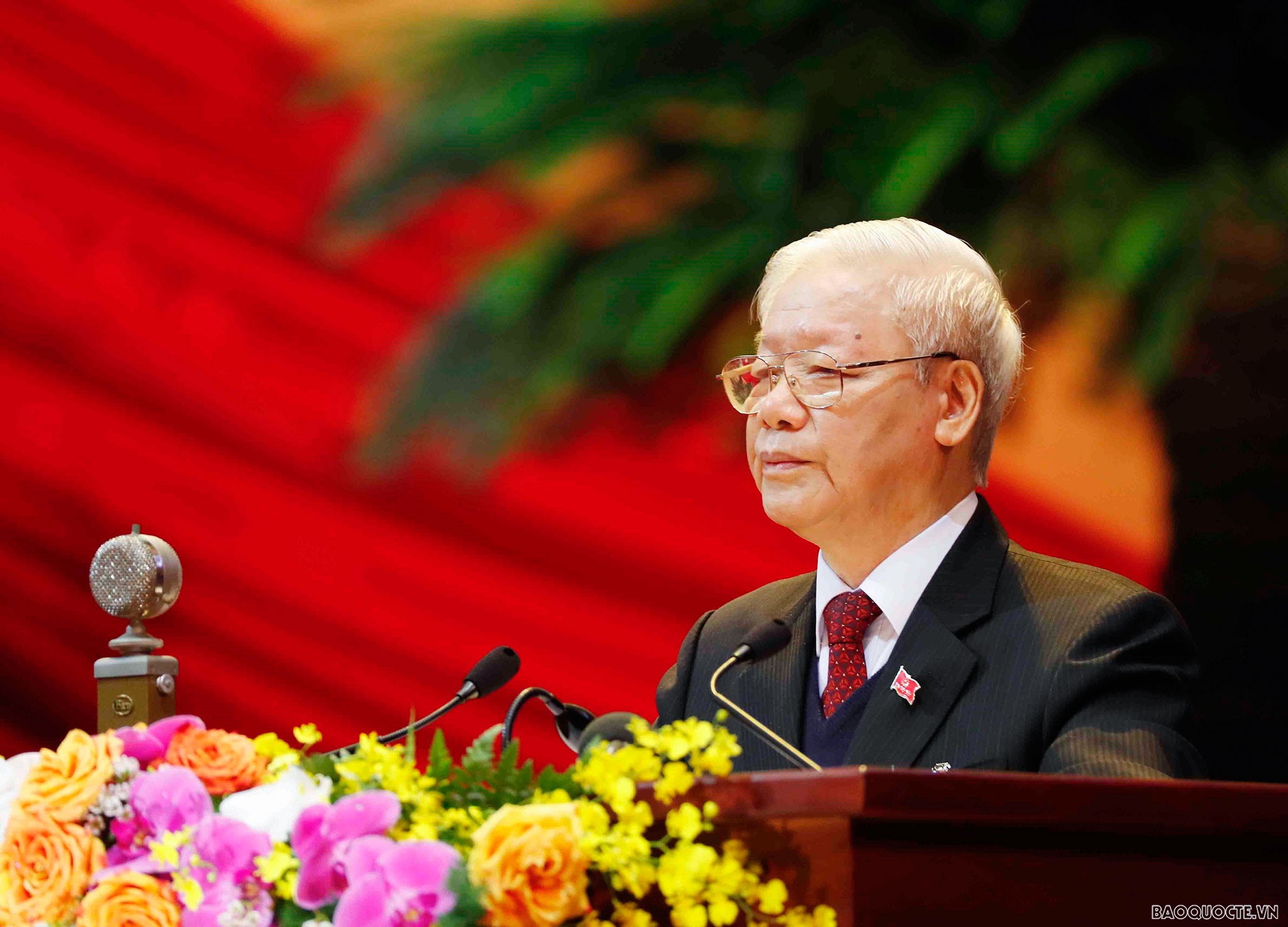 TGVN. Sáng nay, 26/1, Đại hội XIII của Đảng chính thức khai mạc, Tổng Bí thư, Chủ tịch nước Nguyễn Phú Trọng thay mặt Ban chấp hành Trung ương XII đọc