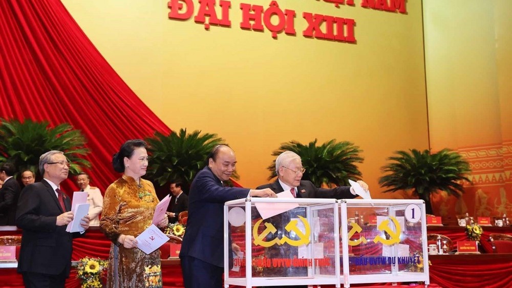 Đại hội XIII: Các đại biểu bỏ phiếu bầu Ban Chấp hành Trung ương khóa XIII