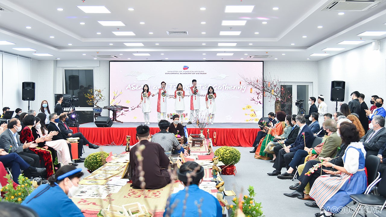 Giao lưu Tết: ASEAN và những người bạn