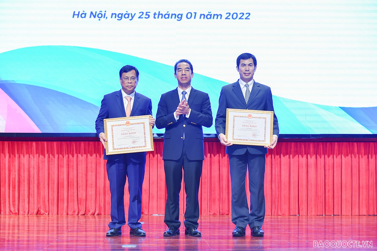 Ngoại giao Việt Nam tiên phong, toàn diện, hiện đại, chuyên nghiệp, sáng tạo vì phát triển đất nước Ngoại giao Việt Nam tiên phong, toàn diện, hiện đại, chuyên nghiệp, sáng tạo vì phát triển đất nước