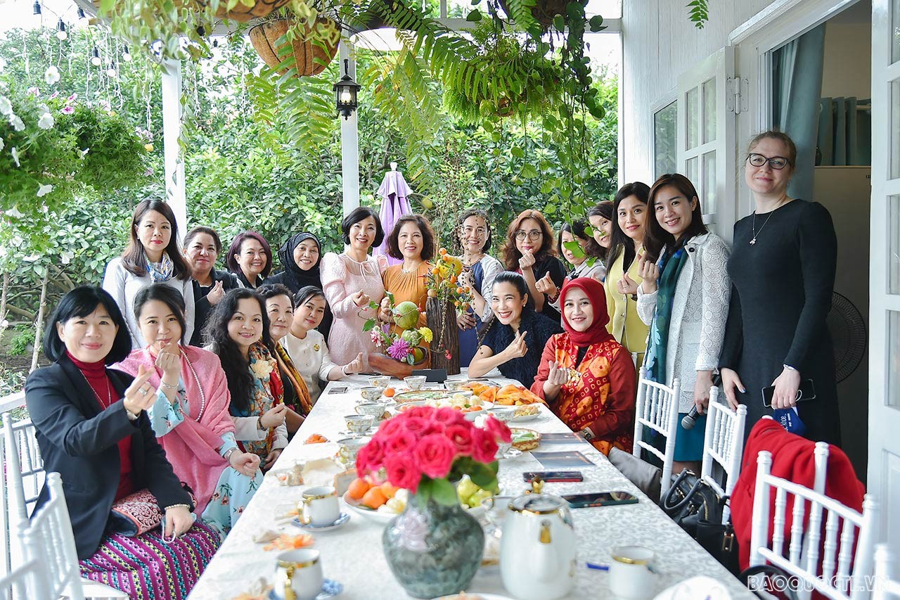 Nhóm Phụ nữ Cộng đồng ASEAN tại Hà Nội (AWCH) gặp mặt giao lưu mừng Xuân Nhâm Dần 2022