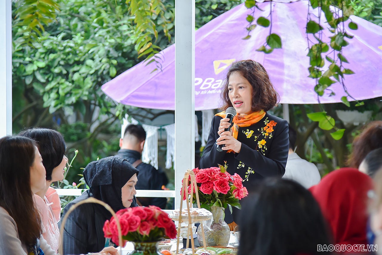 Nhóm Phụ nữ Cộng đồng ASEAN tại Hà Nội (AWCH) gặp mặt giao lưu mừng Xuân Nhâm Dần 2022