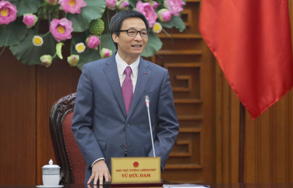 Phó Thủ tướng Vũ Đức Đam gặp mặt thầy thuốc, chuyên gia y tế