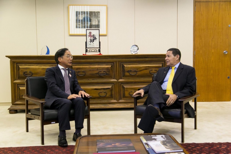 Đại sứ Đỗ Bá Khoa chào xã giao Phó Tổng thống Brazil dai su do ba khoa chao xa giao pho tong thong brazil