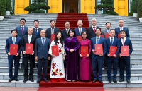 Trao quyết định phong hàm Đại sứ cho cán bộ ngoại giao