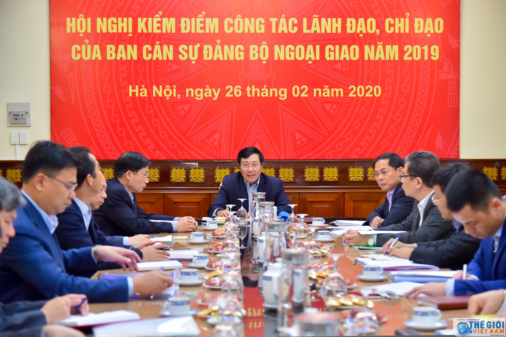 phat huy vai tro lanh dao cua dang trong trien khai dong bo toan dien hieu qua nhiem vu chinh tri cua nganh ngoai giao