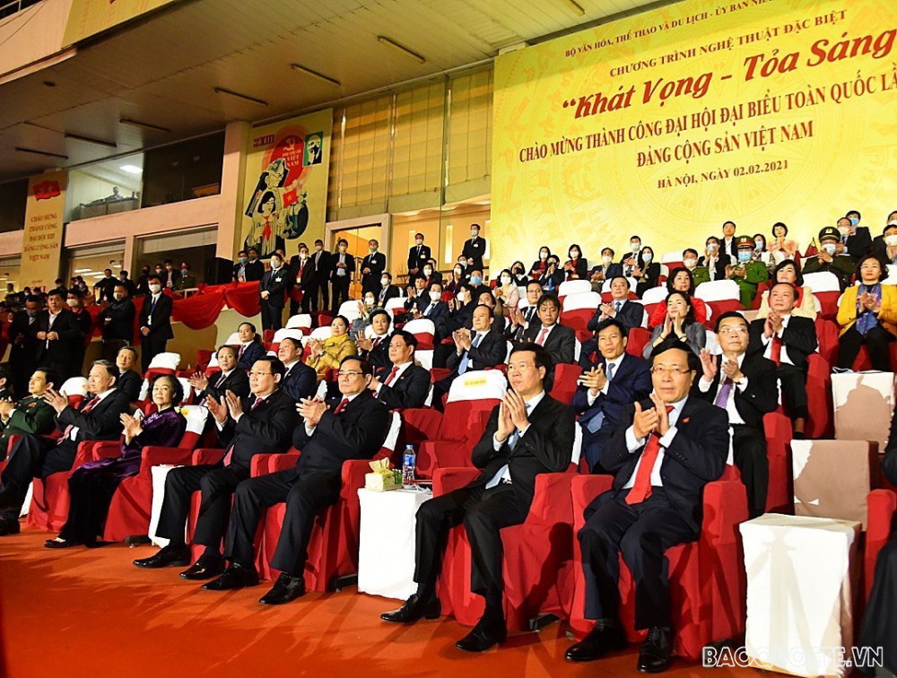 Chương trình nghệ thuật 'Khát vọng - Tỏa sáng' chào mừng thành công Đại hội XIII