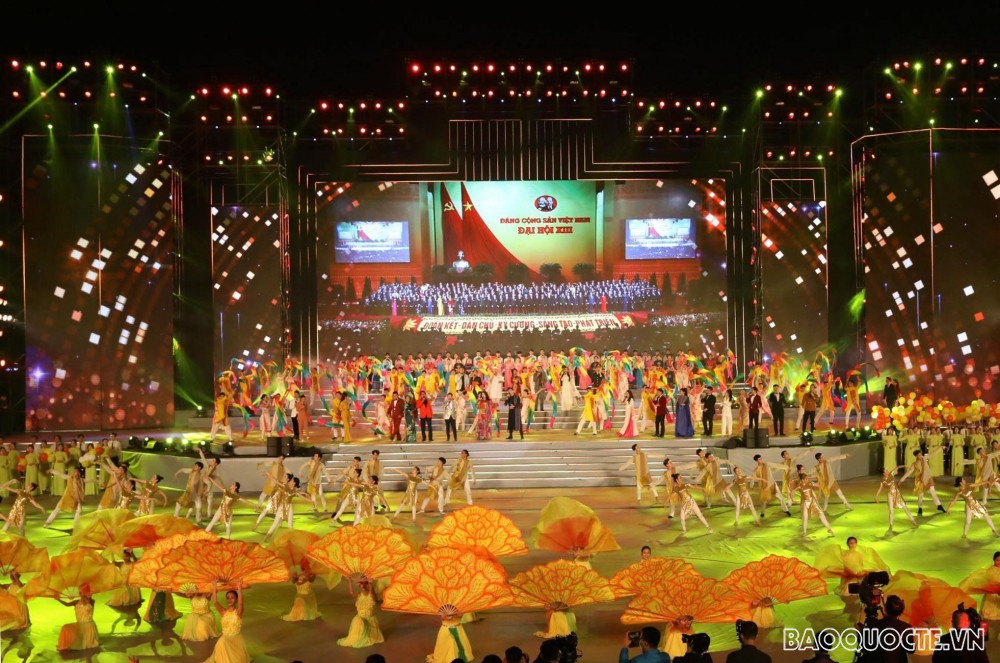 Chương trình nghệ thuật 'Khát vọng - Tỏa sáng' chào mừng thành công Đại hội XIII