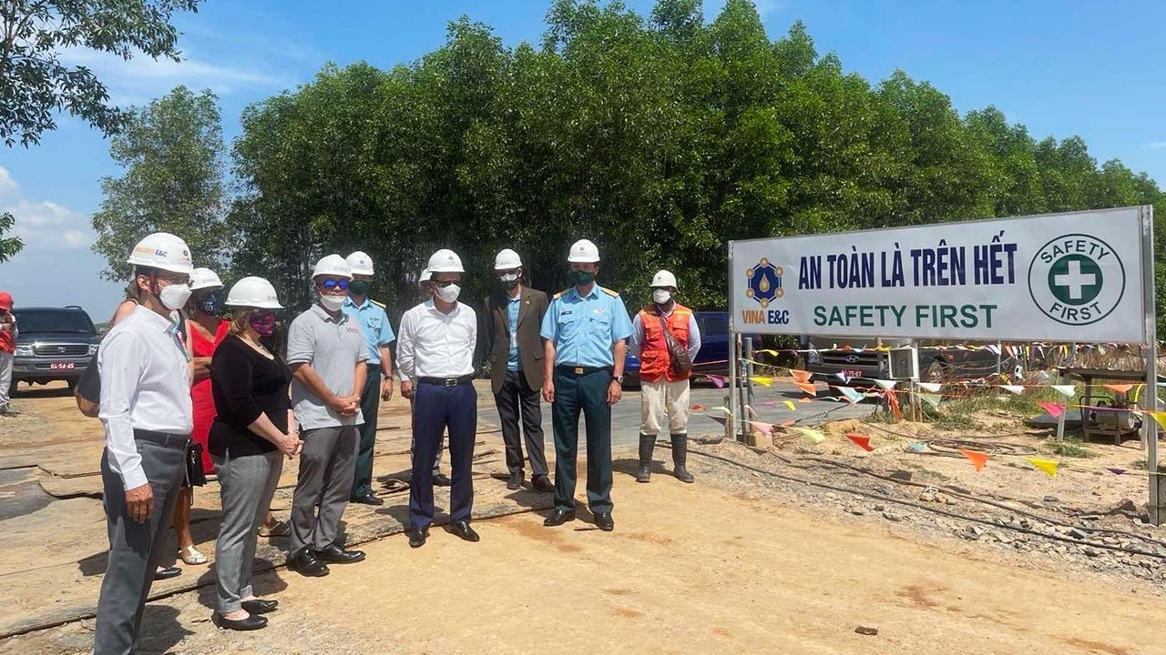 Thứ trưởng Nguyễn Quốc Dũng thăm và làm việc tại Dự án Việt Nam-Hoa Kỳ xử lý ô nhiễm dioxin khu vực Sân bay Biên Hòa