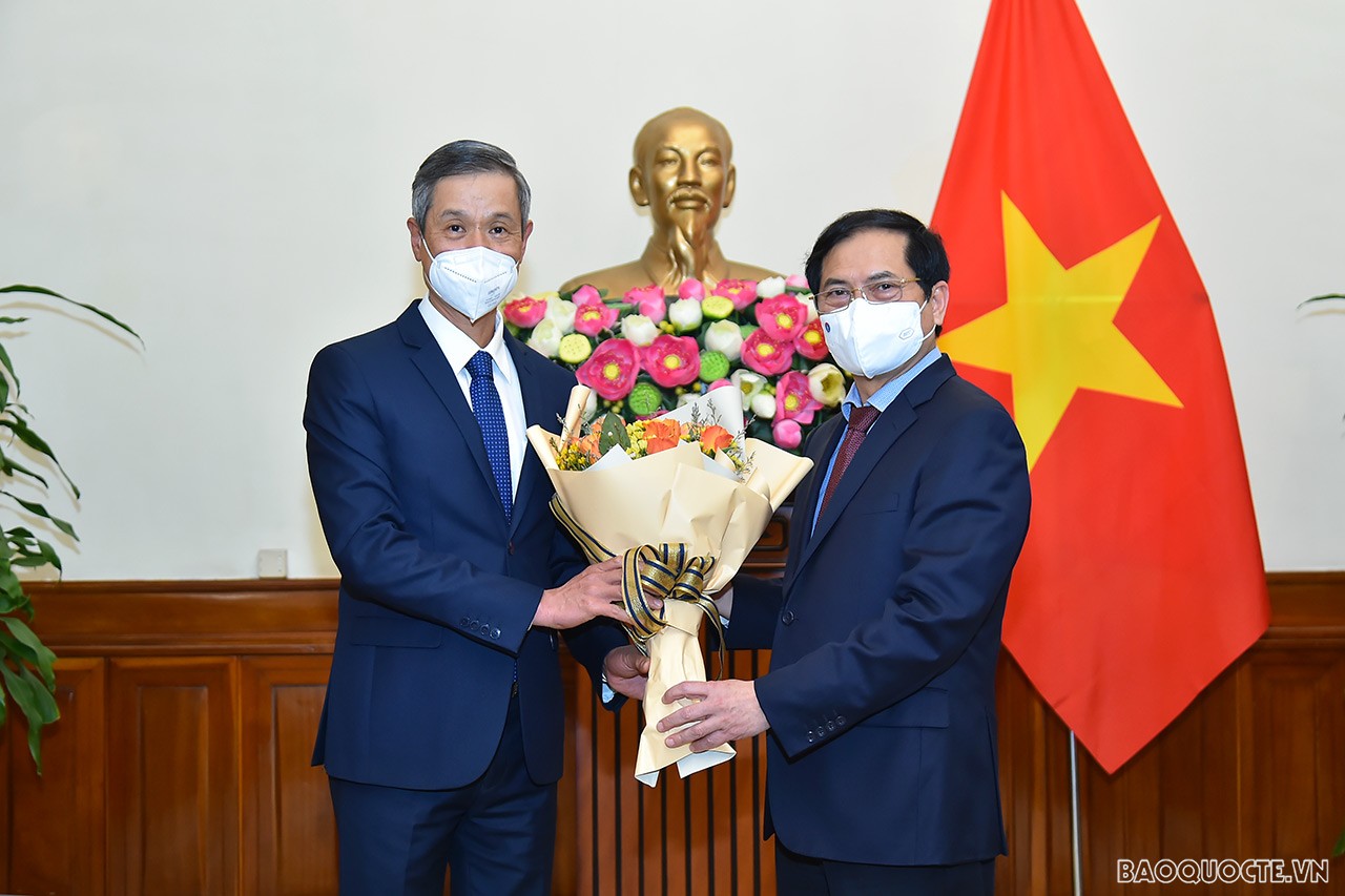 Trong bối cảnh ngành Ngoại giao triển khai đường lối đối ngoại Đại hội Đảng lần thứ XIII và các Nghị quyết của Hội nghị đối ngoại toàn quốc, Hội nghị Ngoại giao 31, Bộ trưởng cho rằng với năng lực và kinh nghiệm công tác của mình, Trợ lý Bộ trưởng Nguyễn Minh Vũ sẽ tiếp tục phát huy được năng lực, hoàn thành tốt nhiệm vụ được giao.