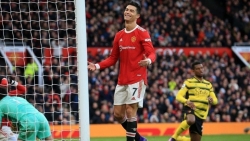 Bóng đá châu Âu: Man Utd không thắng, Man City bỏ xa Liverpool 6 điểm, Messi và Mbappe rực sáng