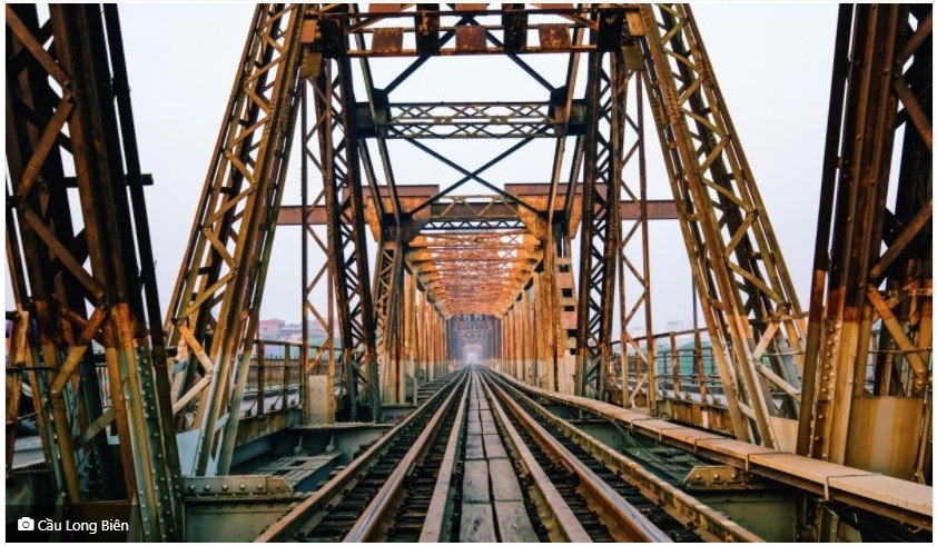 Cho tới giờ, cầu Long Biên vẫn là cây cầu đẹp nhất Hà Nội. (Nguồn: hanoi1000.vn)