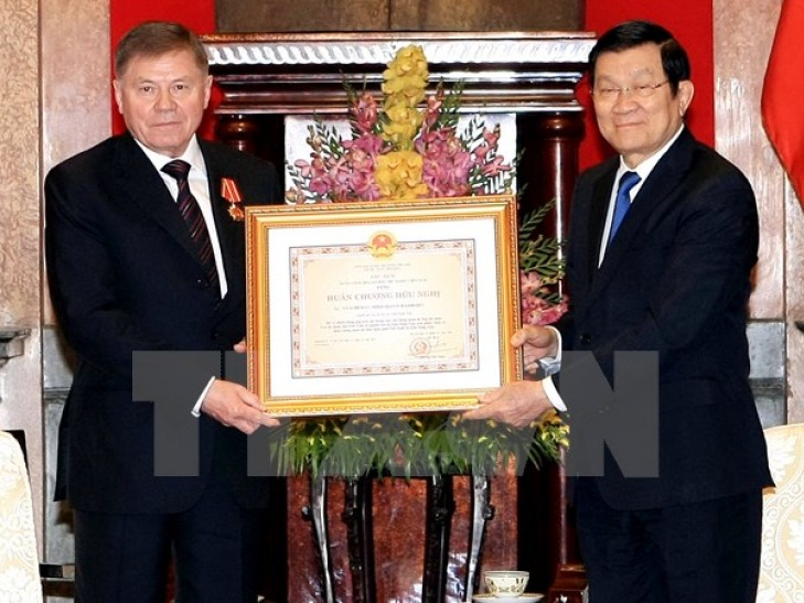 Chủ tịch nước trao huân chương cho Chánh án Tòa án tối cao Nga
