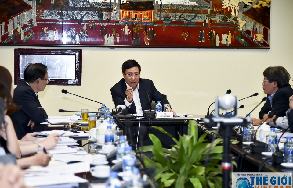 Triển khai với tinh thần cao nhất phục vụ công tác chuẩn bị xây dựng các văn kiện Đại hội Đảng XIII