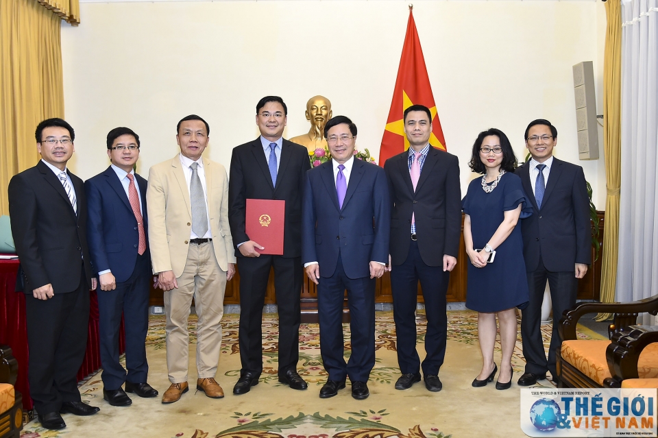 bo ngoai giao trao quyet dinh bo nhiem vu truong vu to chuc can bo