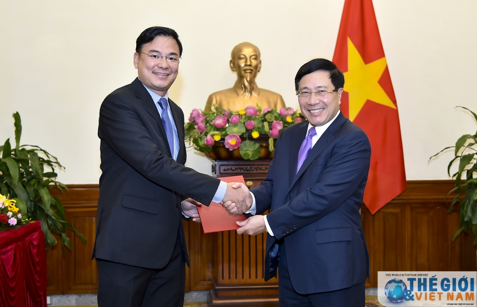 Bộ Ngoại giao trao quyết định bổ nhiệm Vụ trưởng Vụ Tổ chức Cán bộ