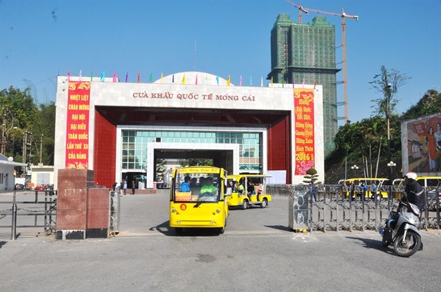 Dịch Covid-19: Phối hợp kiểm soát phương tiện vận chuyển hàng hoá tại cửa khẩu Việt-Trung Dịch Covid-19: Phối hợp kiểm soát phương tiện vận chuyển hàng hoá tại cửa khẩu Việt-Trung